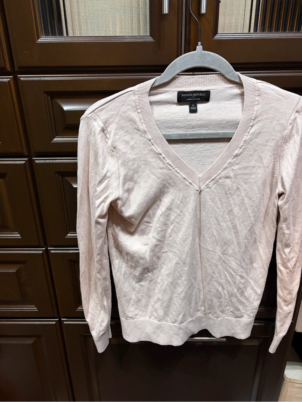 Banana Republic Women's Pale Blush V-Neck Sweater